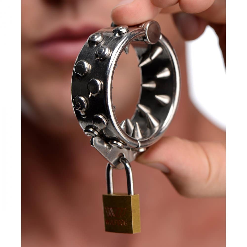 Spiked Locking CBT Ring With Model