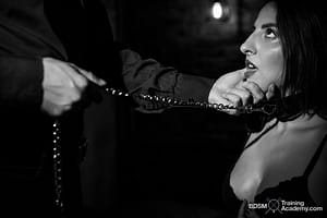 Being A Good Slave In BDSM Relationship